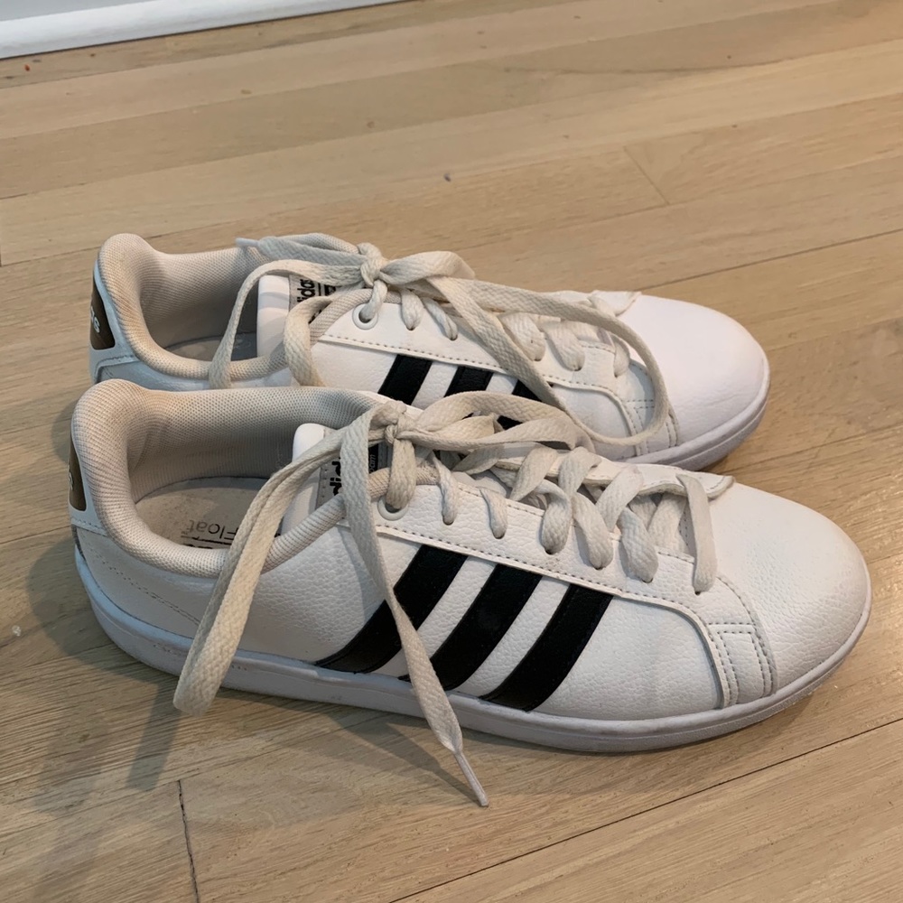 Women’s Cloudfoam Adidas sneakers